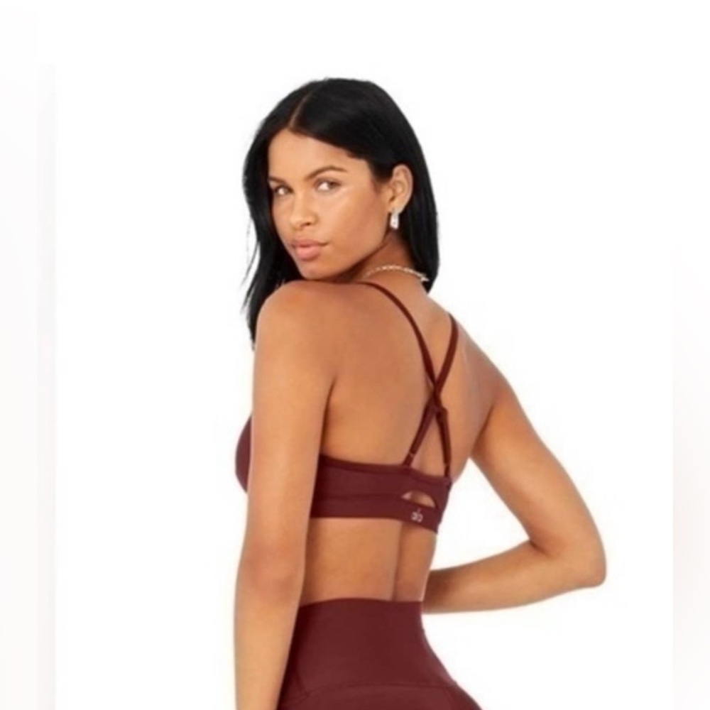 ALO yoga Airlift Intrigue Bra